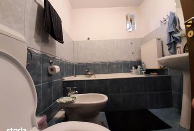 Apartament cu 3 camere decomandat în Micro 17