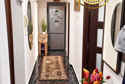Apartament cu 3 camere semidecomandat în Valea Rosie