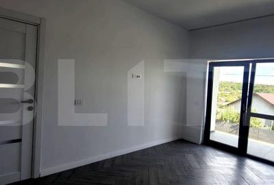Casă cu 4 camere în Uricani
