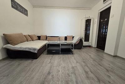 Apartament cu 3 camere decomandat în Central - 1