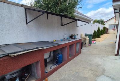 Vand casa la cheie cu garaj - 3