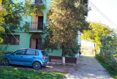 Casă cu 5 camere cu Teren 7.1399998664856 Mp în Răzvad - 2