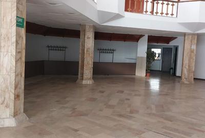 Spațiu comercial, de 2,000 mp, în Bălcescu - 1