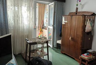 Apartament cu 2 camere semidecomandat în 1 Decembrie 1918