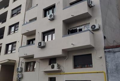 Apartament cu 2 camere semidecomandat, mobilat în Victoriei