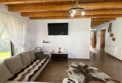 Casă cu 5 camere cu Teren 900 Mp în Industrială - 1