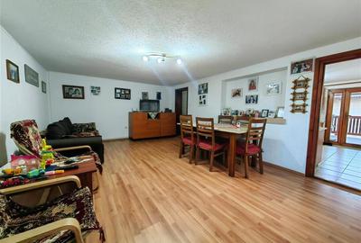 Duplex cu 12 camere cu Canalizare în Vest - 2