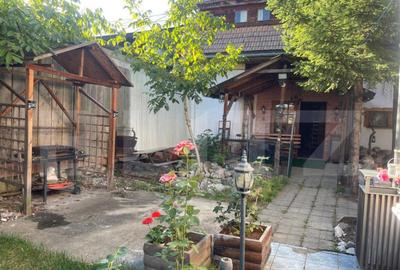 Casa cu doua corpuri, Zarnesti, pretabil pensiune sau casa d - 9