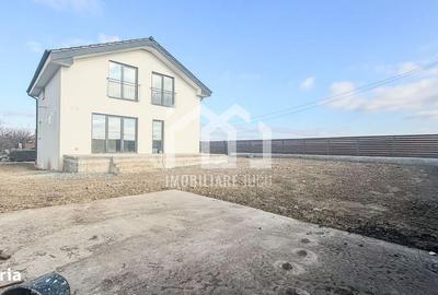 Casă cu 5 camere cu Teren 512 Mp în Jucu