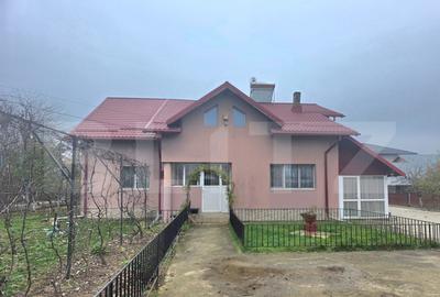 Casă cu 4 camere cu Teren 1749 Mp în Central - 18