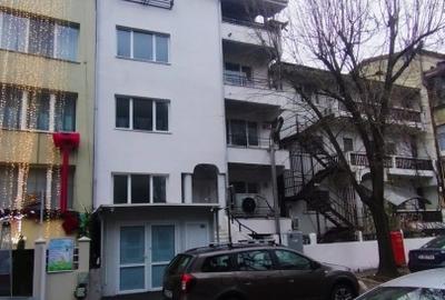 Va propunem spre vanzare o cladire de birouri situata in zona Cotroceni - 18