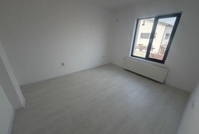 Duplex cu 4 camere cu Canalizare în Central - 7