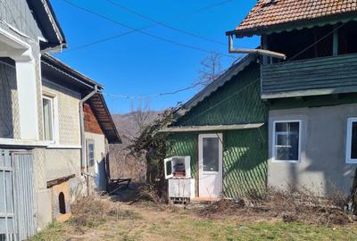 Casă cu 4 camere în Izvoarele - 3