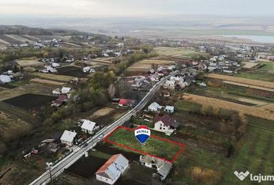 Teren de 1473 mp, în Pădureni - 5