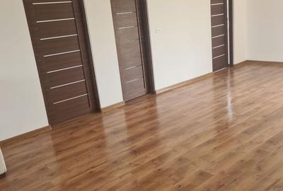 Casă cu 4 camere în Central - 2