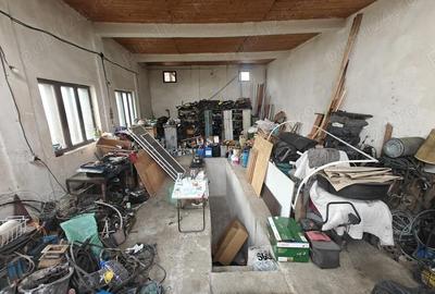 Spațiu comercial, de 60 mp, în Central - 4