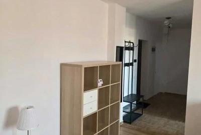 Garsonieră decomandată în Apărătorii Patriei