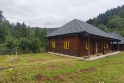 Casă cu 5 camere cu Teren 1250 Mp în Marginea - 1