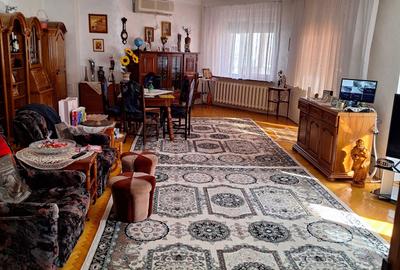 Casă cu 4 camere în Central - 2