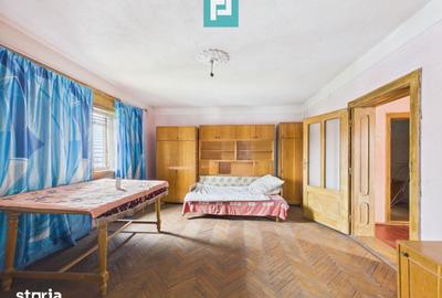 Casă cu 4 camere cu Teren 1368 Mp în Central - 2