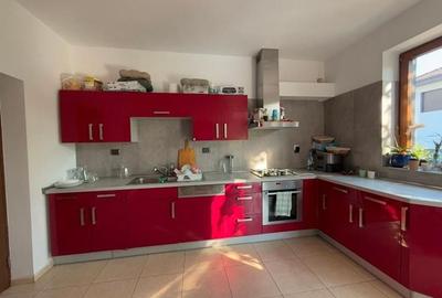 Casa spatioasa,perfecta pentru locuit sau investitie - 13