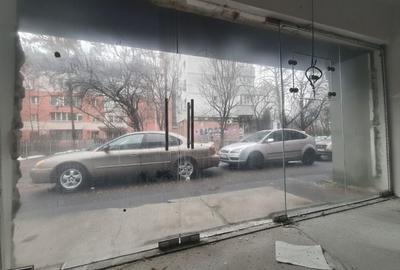 Birou, de 20 mp, în Titan - 3