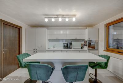 Casă individuală cu 11 camere cu Canalizare în Mogoșoaia - 4