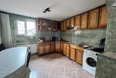 Casă cu 4 camere cu Teren 1400 Mp în Central - 8