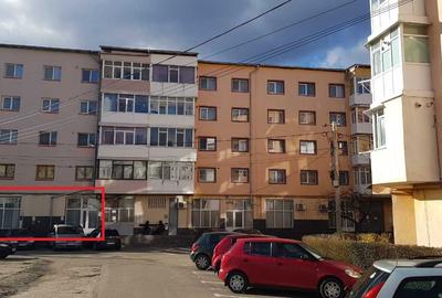 Spațiu comercial, de 49 mp, în Central - 6