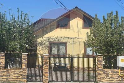 Casă individuală cu 4 camere în Câmpineanca