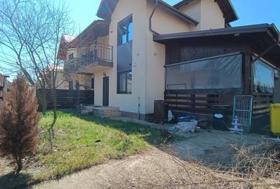 Casa perfecta pentru familie - 4 dormitoare, curte proprie si liniste garantata