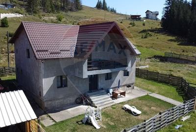 Casa de vanzare - Gura Humorului, str. Arsita nr. 6 - 11