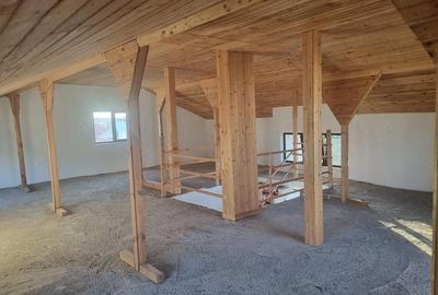 Casă cu 2 camere cu Teren 500 Mp în 1 Decembrie - 9