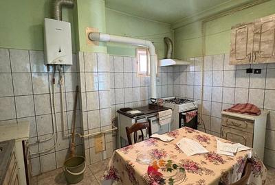 Casă cu 3 camere cu Teren 374 Mp în Central - 4