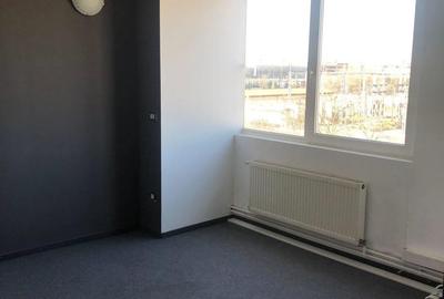 Spațiu comercial, de 92 mp, în Central - 4