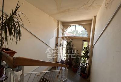 Apartament cu 4 camere decomandat, mobilat în P-ța Unirii - 2
