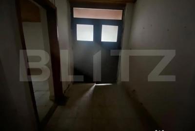 Casă cu 7 camere cu Teren 647 Mp în Remetea Mare
