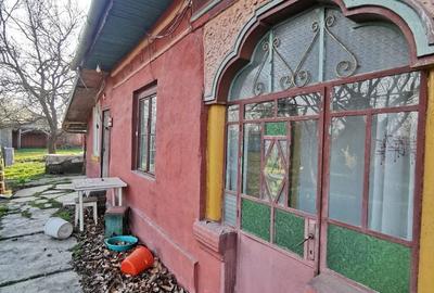 Casă cu 4 camere cu Teren 1000 Mp în Frumușani