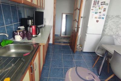 P. fizica vand ap. 2 camere, dec., 58 mp, et. 4 4, acoperit, P. Neam?, str. Aurorei, 51000 euro. - 3