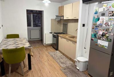 Apartament cu 3 camere decomandat în Cosâmbești - 3