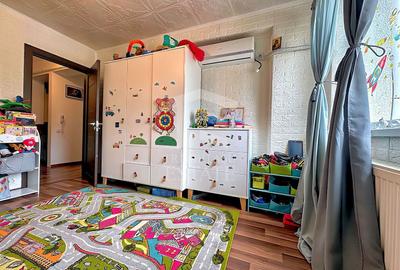 Apartament cu 3 camere decomandat, mobilat în 1 Decembrie 1918 - 18