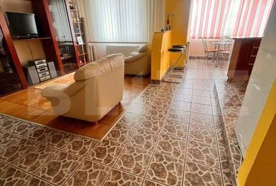 Apartament cu 4 camere decomandat în Central - 9