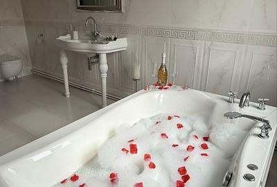 Apartament cu 3 camere decomandat în Exterior Vest - 1