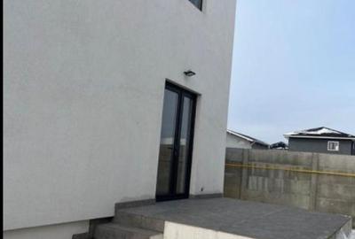 Casă cu 4 camere cu Teren 180 Mp în Central