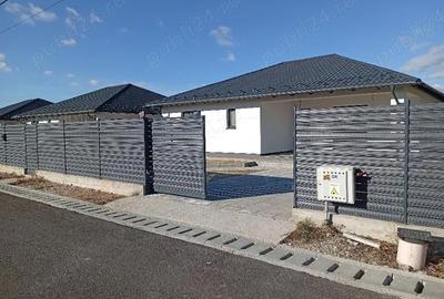 Casă cu Teren 400 Mp în Bradu - 2