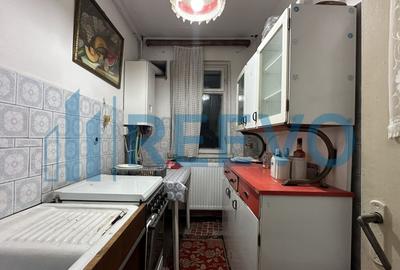 Apartament cu 3 camere semidecomandat în Central - 3