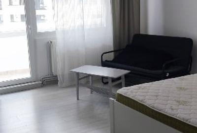 Proprietar inchiriez  garsoniera decomandata intrare Racadau