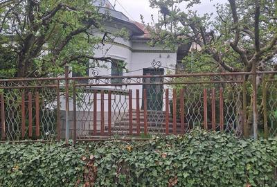 Casă cu 3 camere cu Teren 4000 Mp în Cetățeni