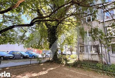 Apartament cu 4 camere decomandat în Rovine - 8