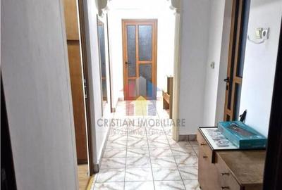 Apartament cu 3 camere decomandat în Obor - 3